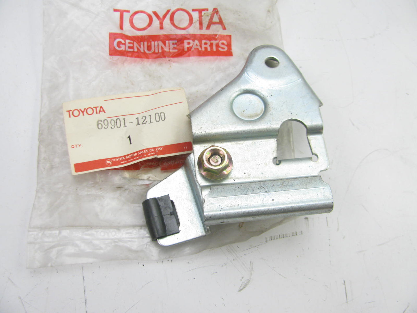 OEM For Toyota Door Glass Bracket RH 69901-12100 For 79-83 Toyota Corolla