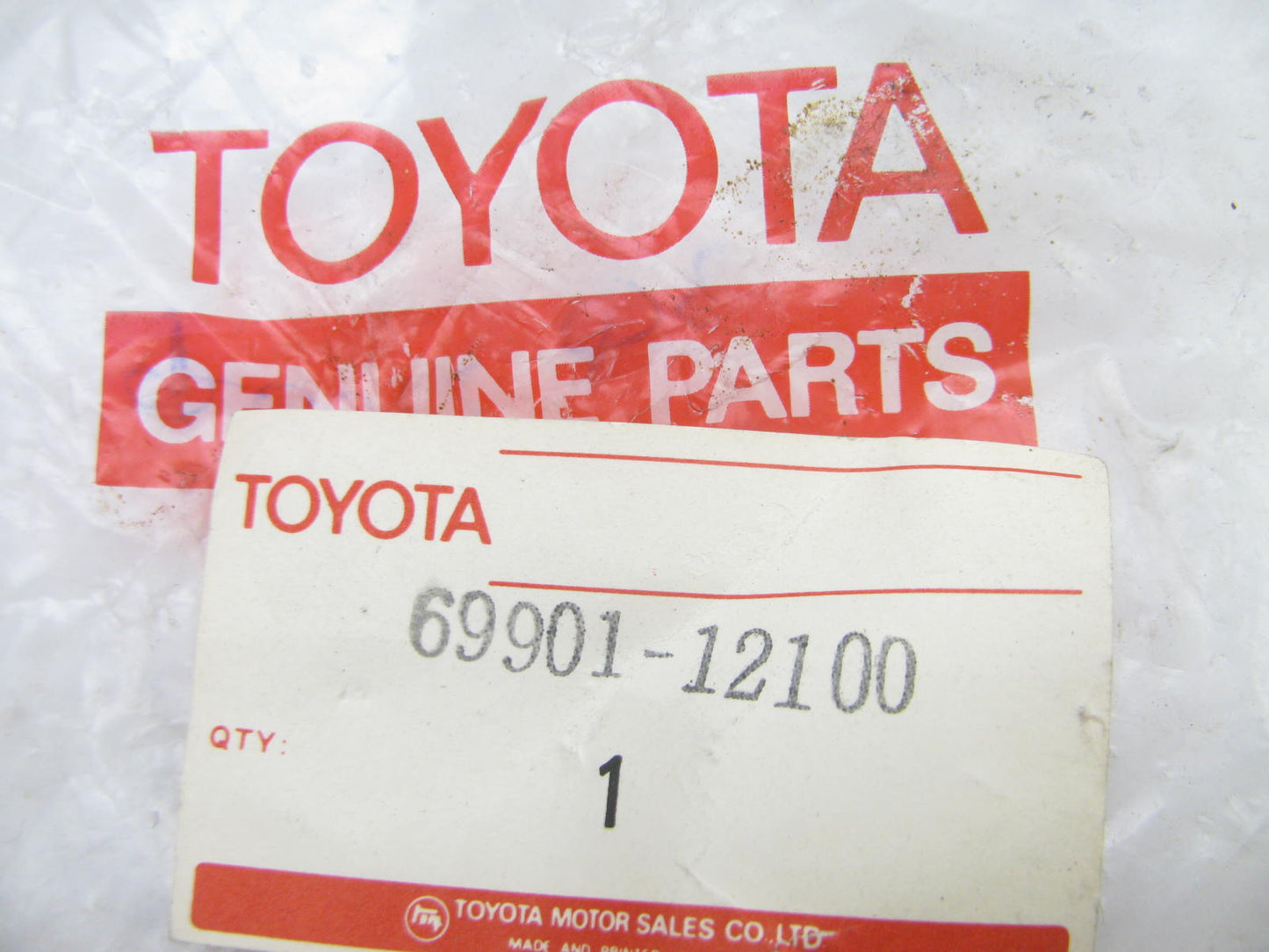 OEM For Toyota Door Glass Bracket RH 69901-12100 For 79-83 Toyota Corolla