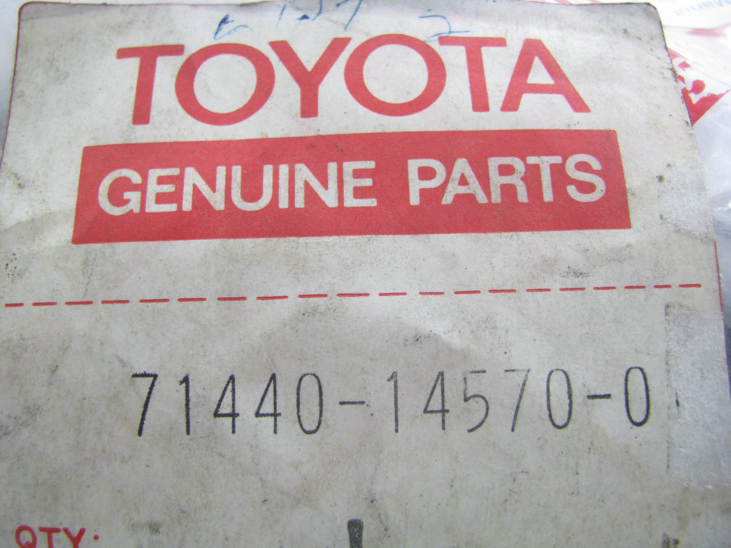 DAMAGED - 71440-14570-01 FRONT LEFT Recline Back Seat OEM For 1978-1980 Celica