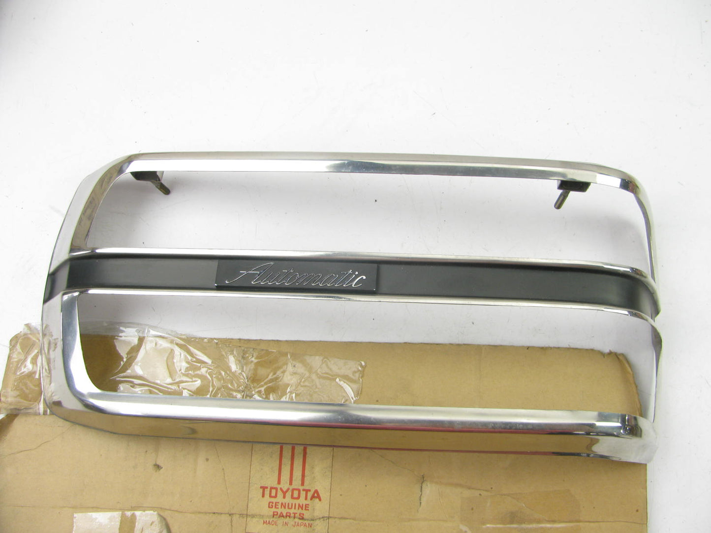 Nos OEM Toyota Tail Light Trim Ring 75804-29035