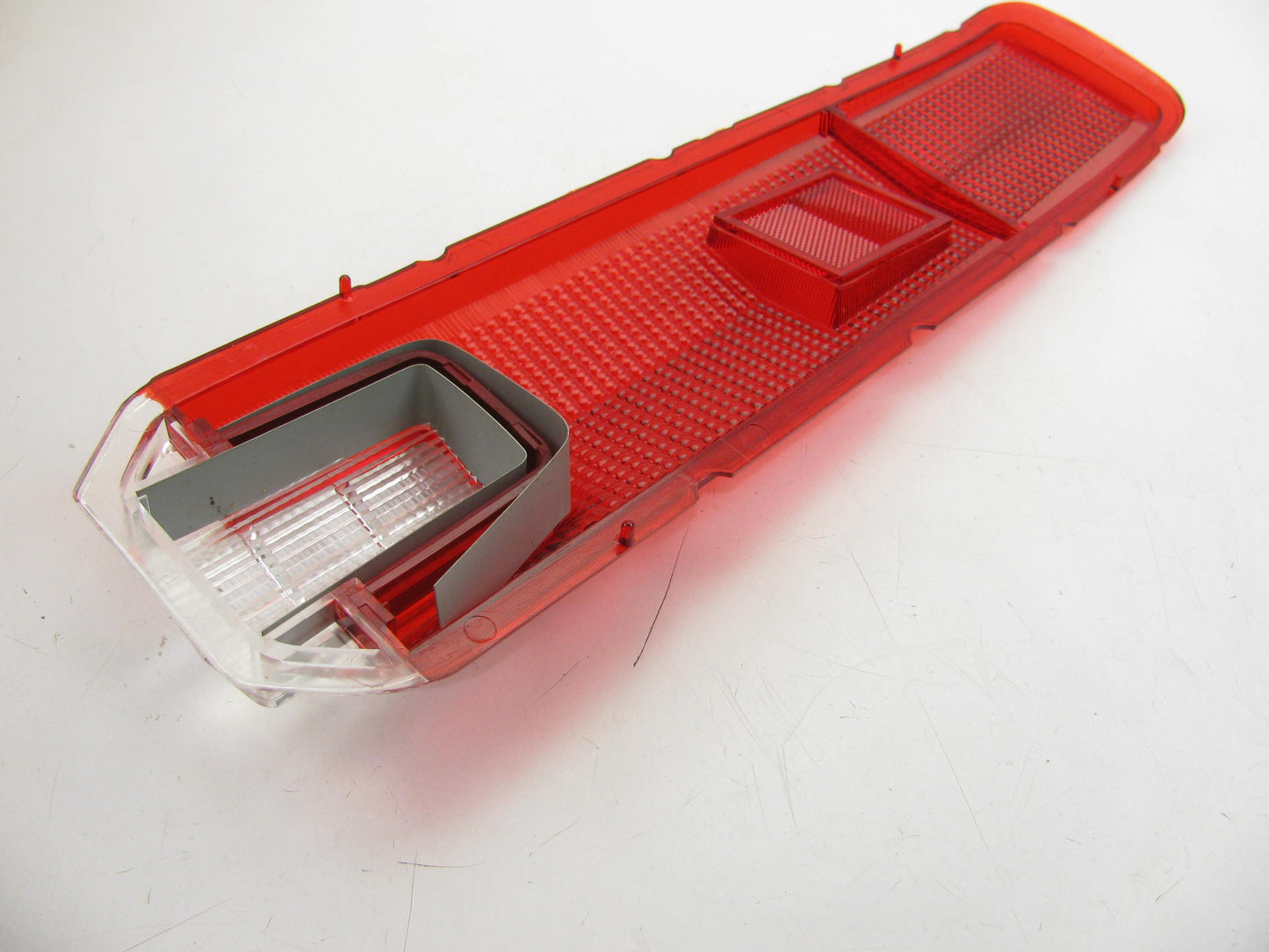 NOS OEM Toyota RH Tail Light LENS 81551-22181