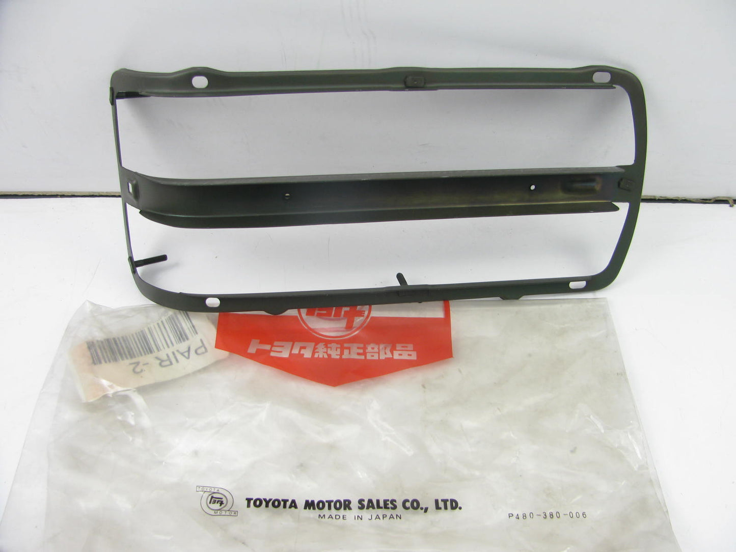 NOS OEM Toyota Tail Light Trim 81566-20070