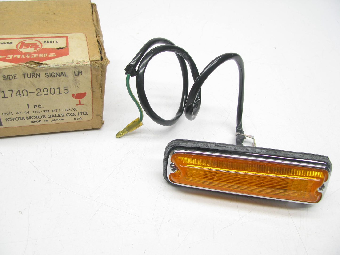 NOS OEM Toyota Front LH Side Marker Lamp Light 81740-29015