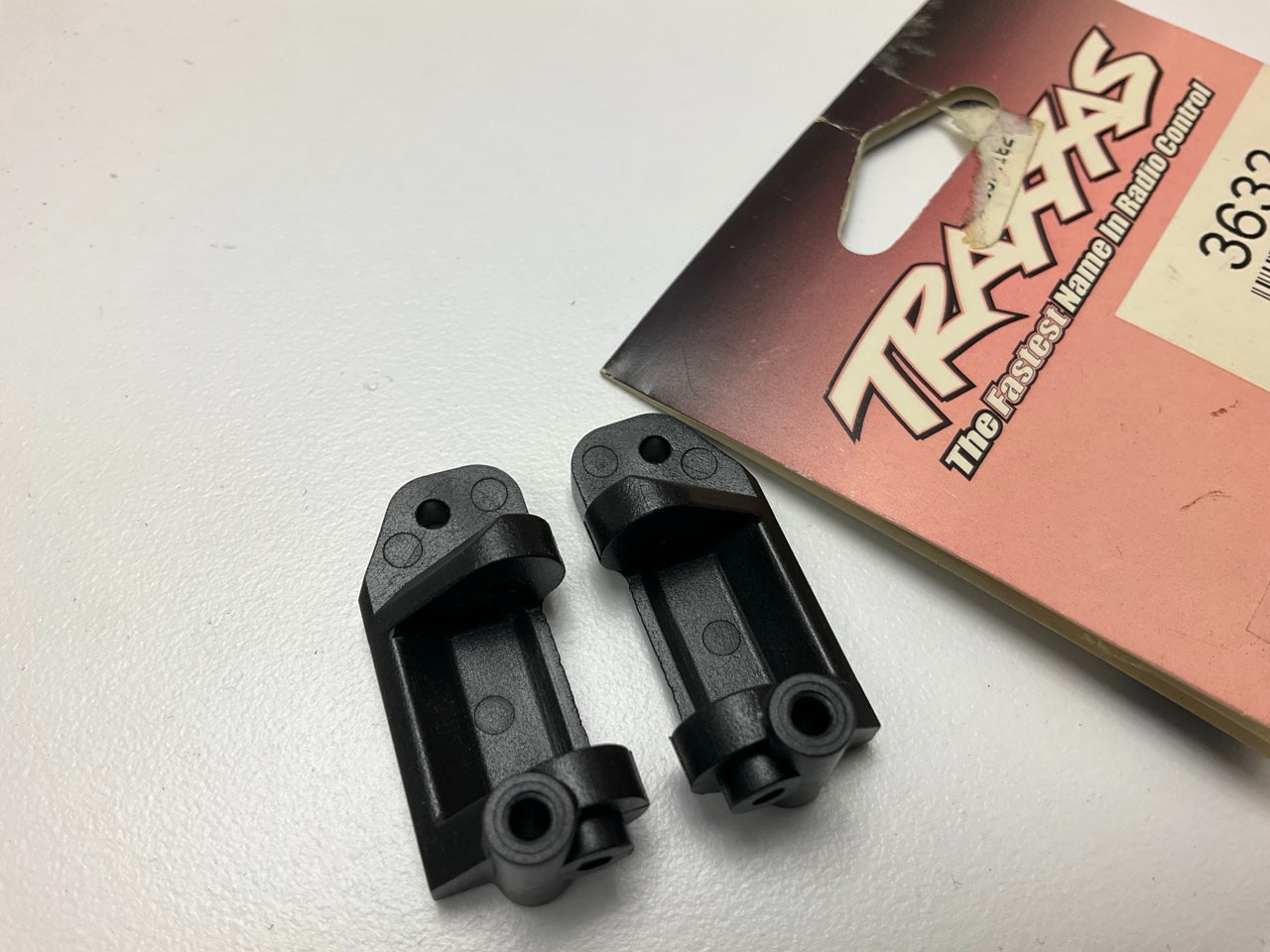 Traxxas 3632 - Caster Blocks (L&R) (30-degree) Slash, Stampede, Rustler, Bigfoot
