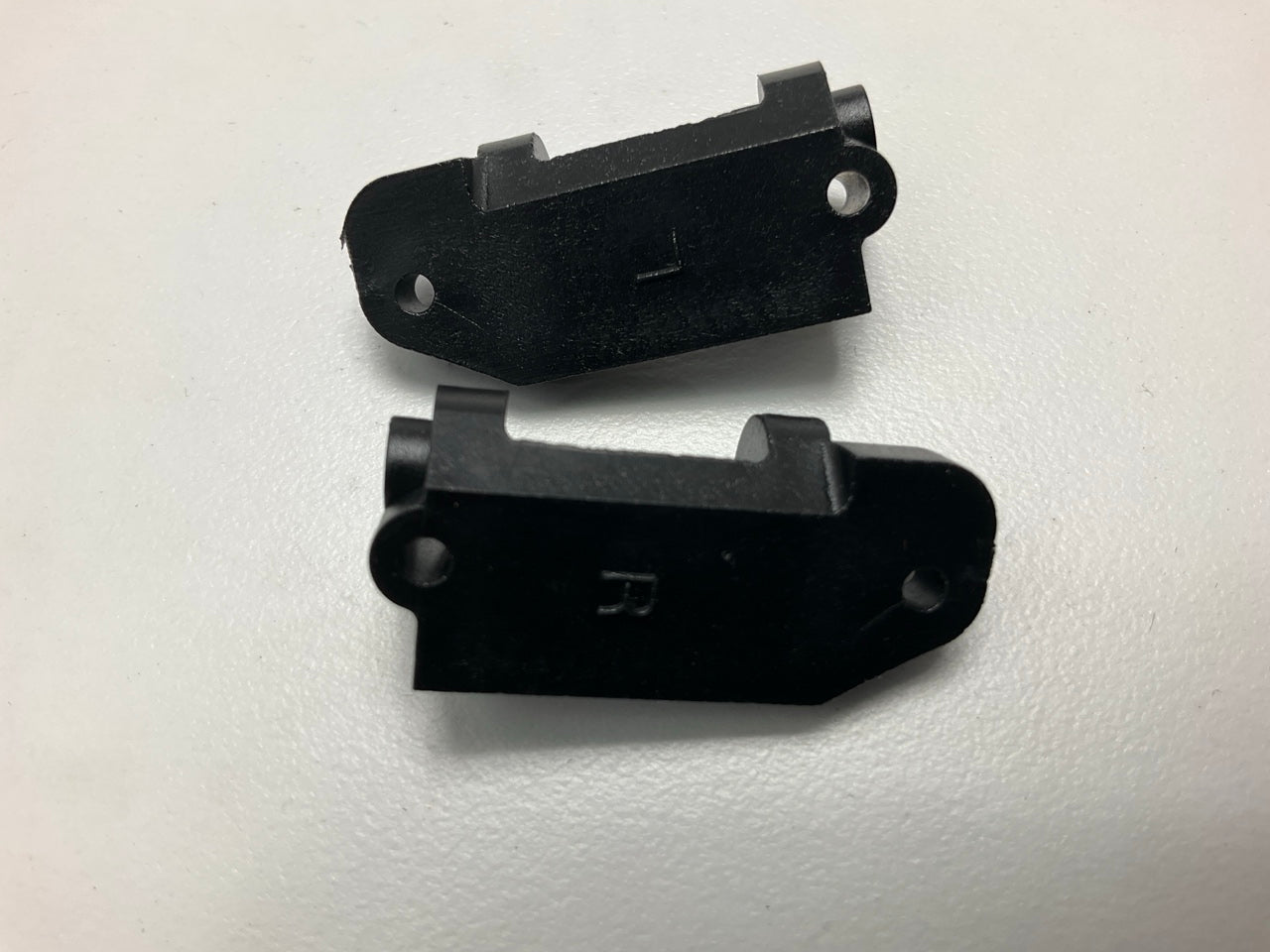 Traxxas 3632 - Caster Blocks (L&R) (30-degree) Slash, Stampede, Rustler, Bigfoot
