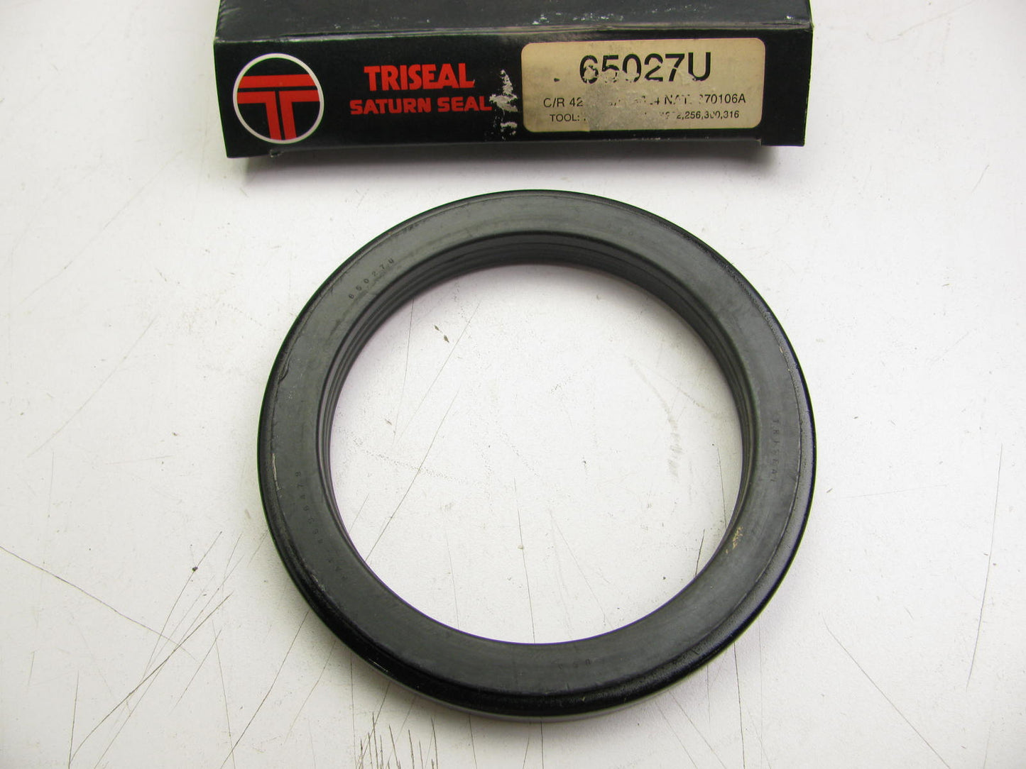 Triseal 65027U Wheel Seal - 5.506'' OD X 4.166'' ID X 0.605'' Wide