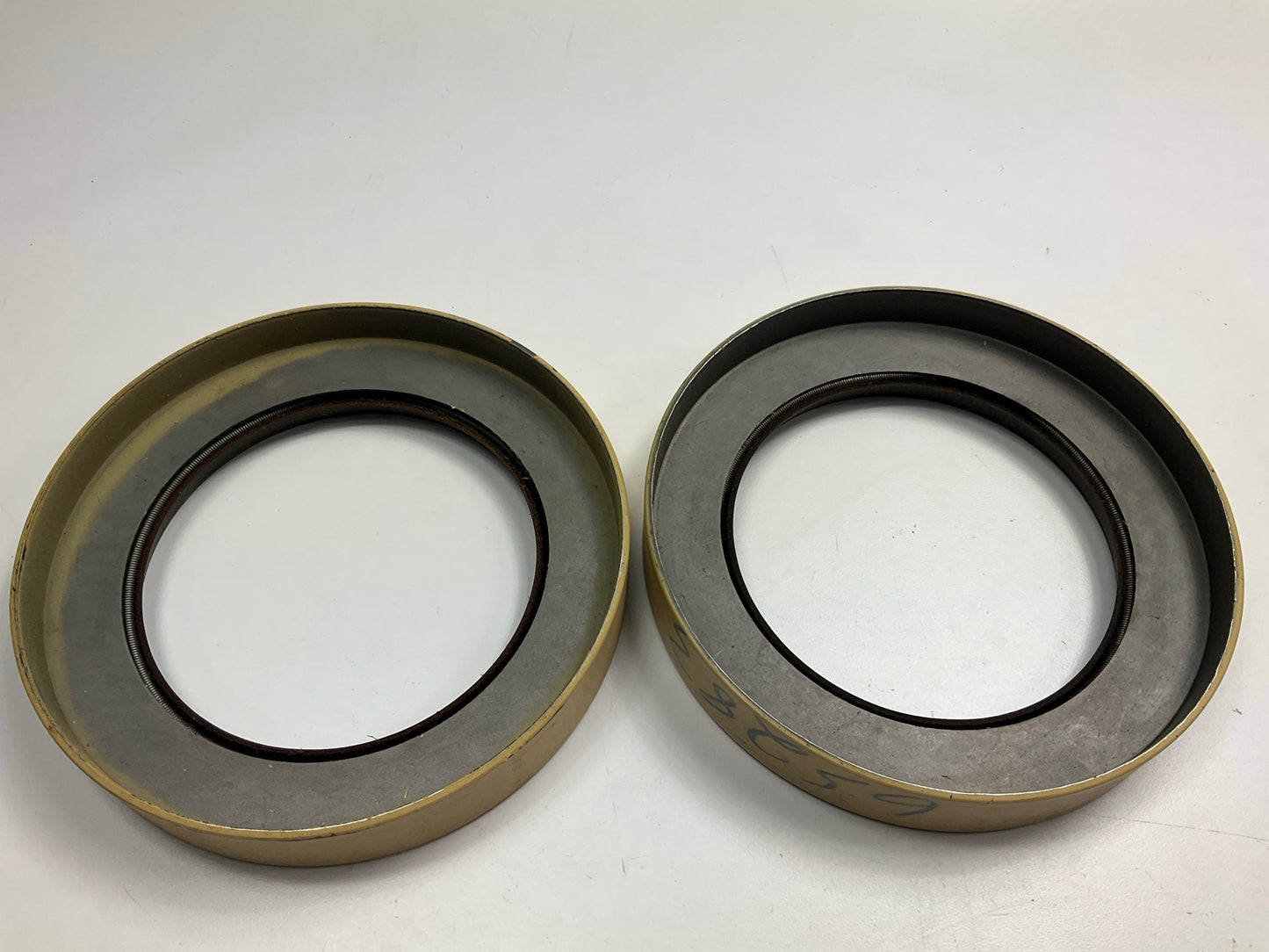 (2) Triseal 65283W Rear Wheel Oil Seals - 7.000'' OD X 4.872'' ID - 392-9087