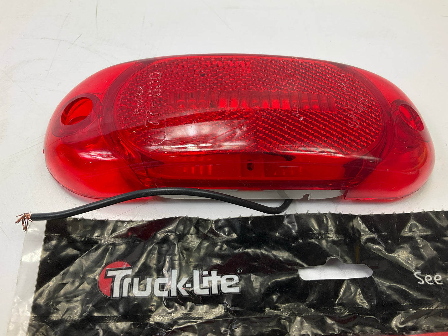 Truck-lite 1265 Red Two Bulb Clearance Marker Light W/ Reflector