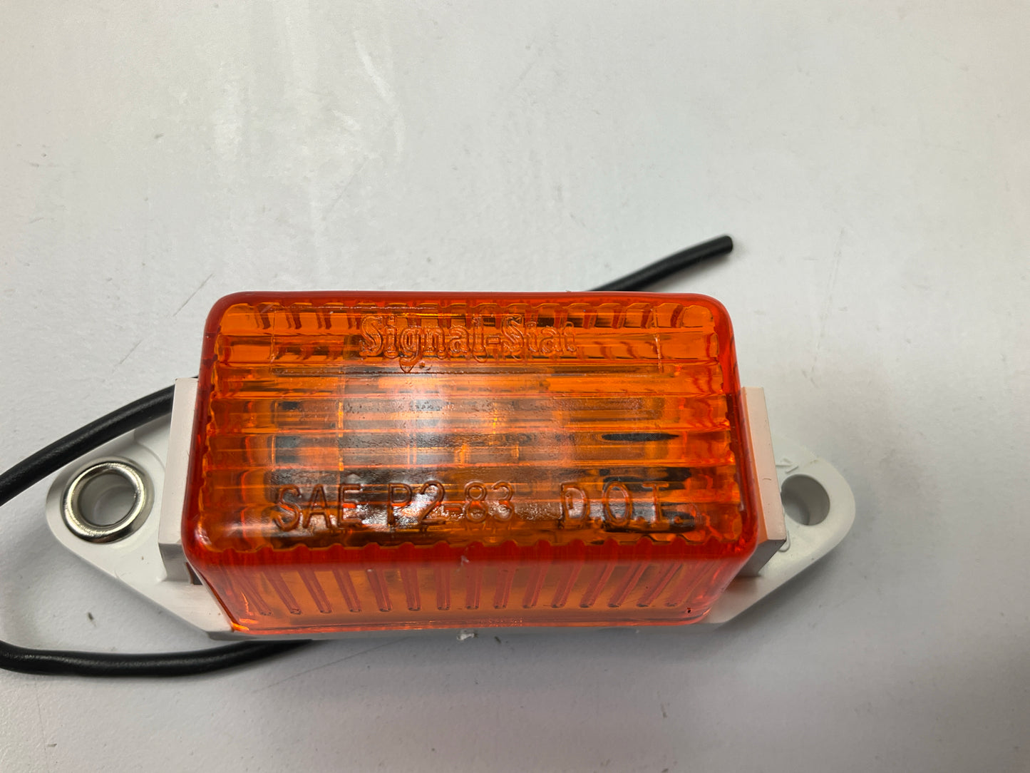 Truck-lite 1507A Pee Wee Incandescent Yellow Rectangular 1 Bulb Marker Lamp