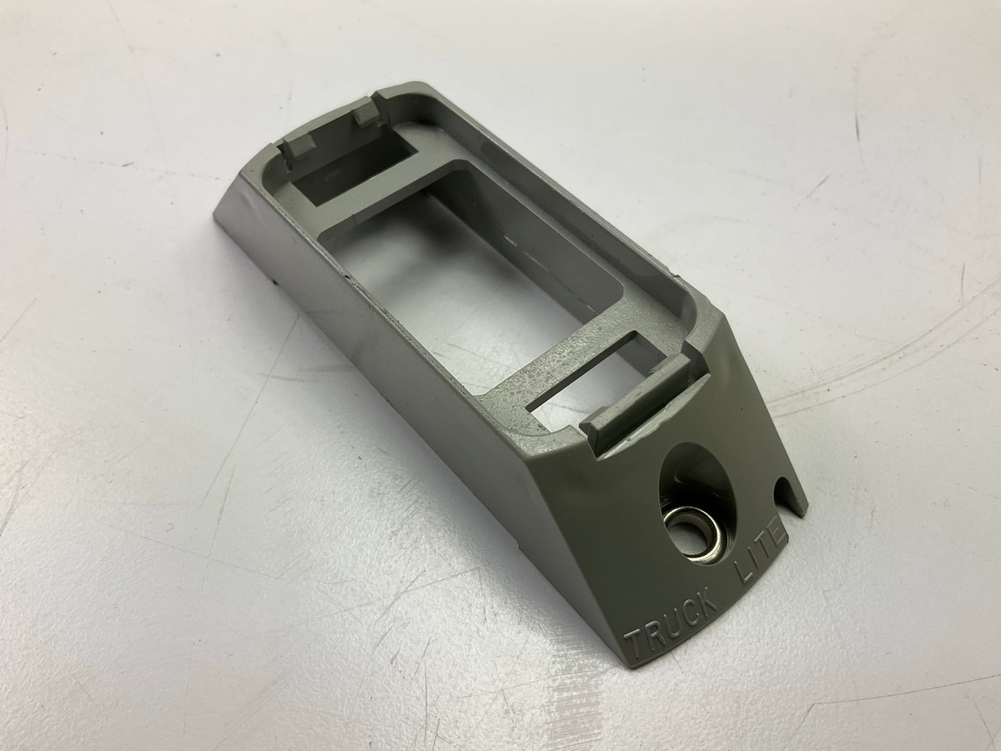 Truck-lite 15733 15 Series, Gray ABS Rail Mount For Rectangular Lamps, 2 Screw