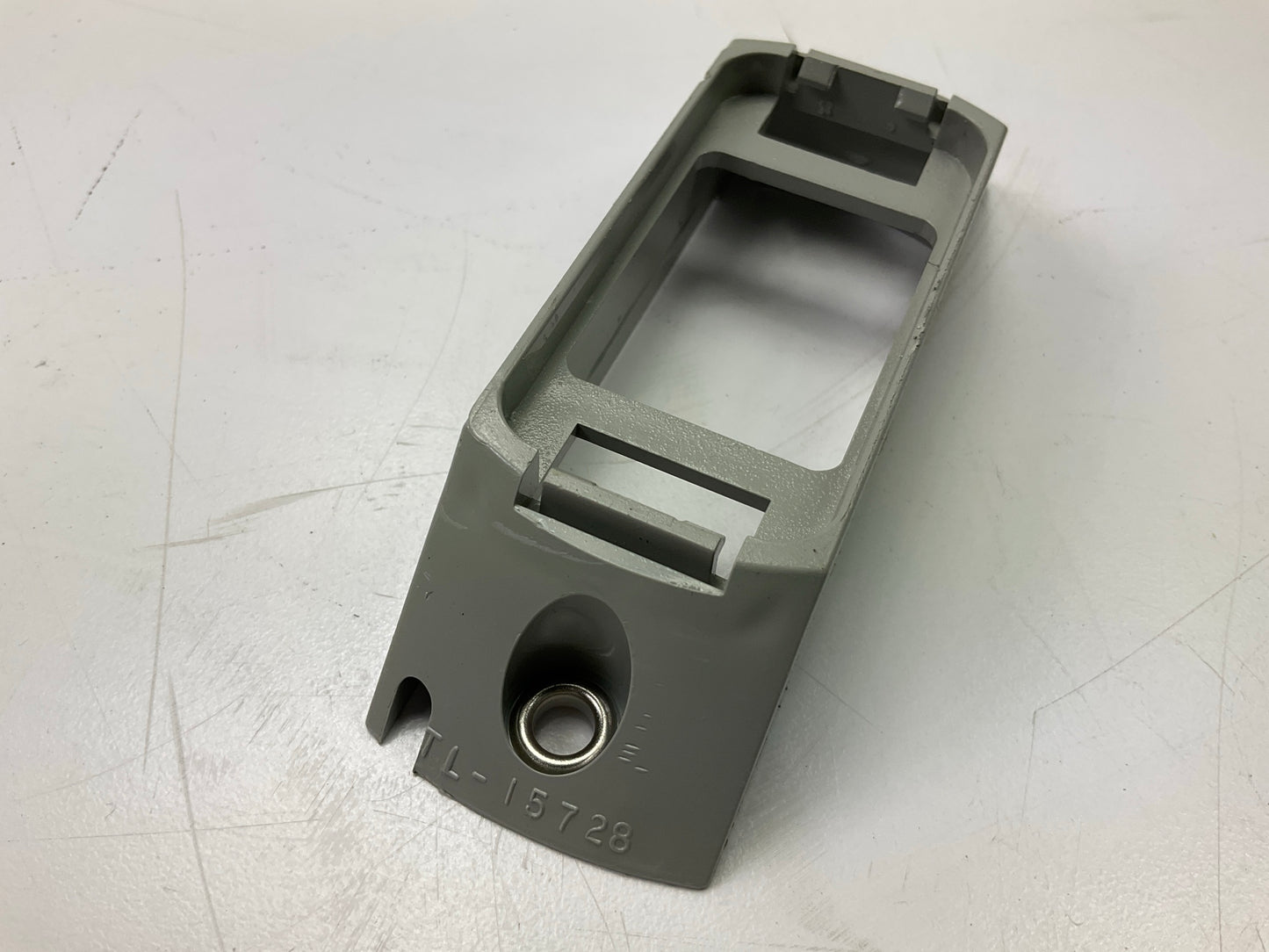 Truck-lite 15733 15 Series, Gray ABS Rail Mount For Rectangular Lamps, 2 Screw