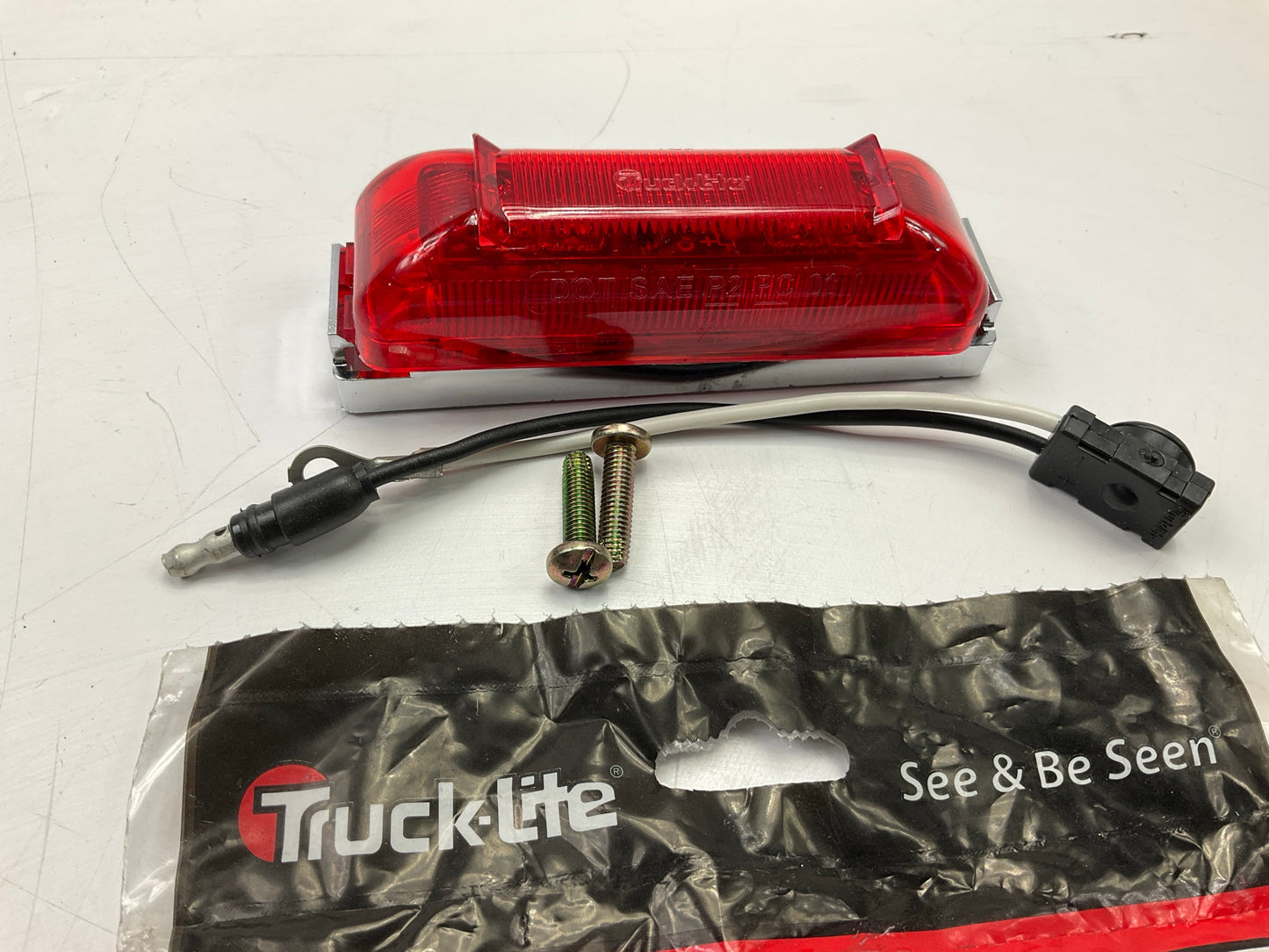Truck-lite 19036R 19 Series Base Mount, LED Red Rectangular 4 Diode Marker Lamp