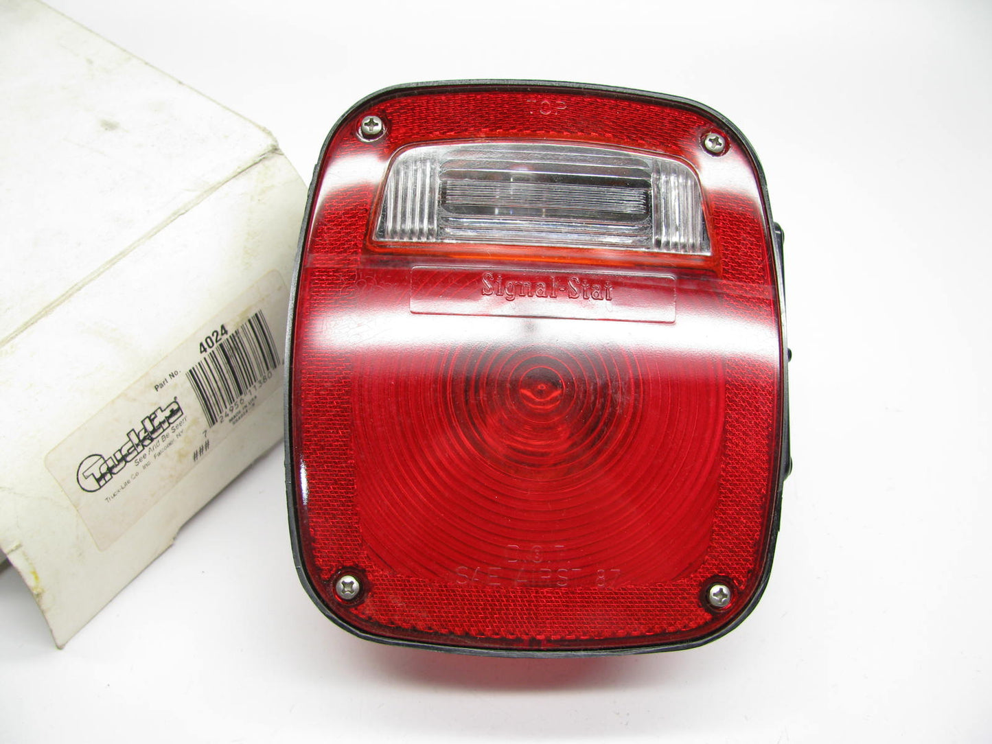 TRUCK-LITE 4024 - Box Light W/license Plate Light -  3 Stud , Left Hand Side