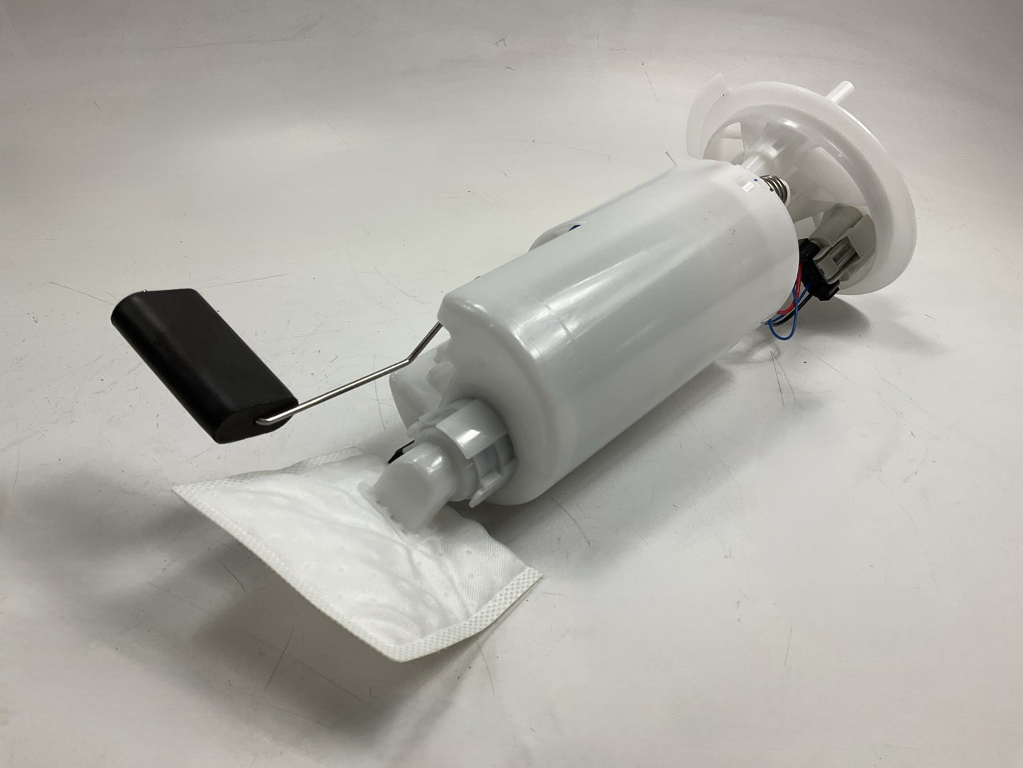 Trugrade D7144M Fuel Pump For 2001-2003 Chrysler Town & Country, Grand Caravan