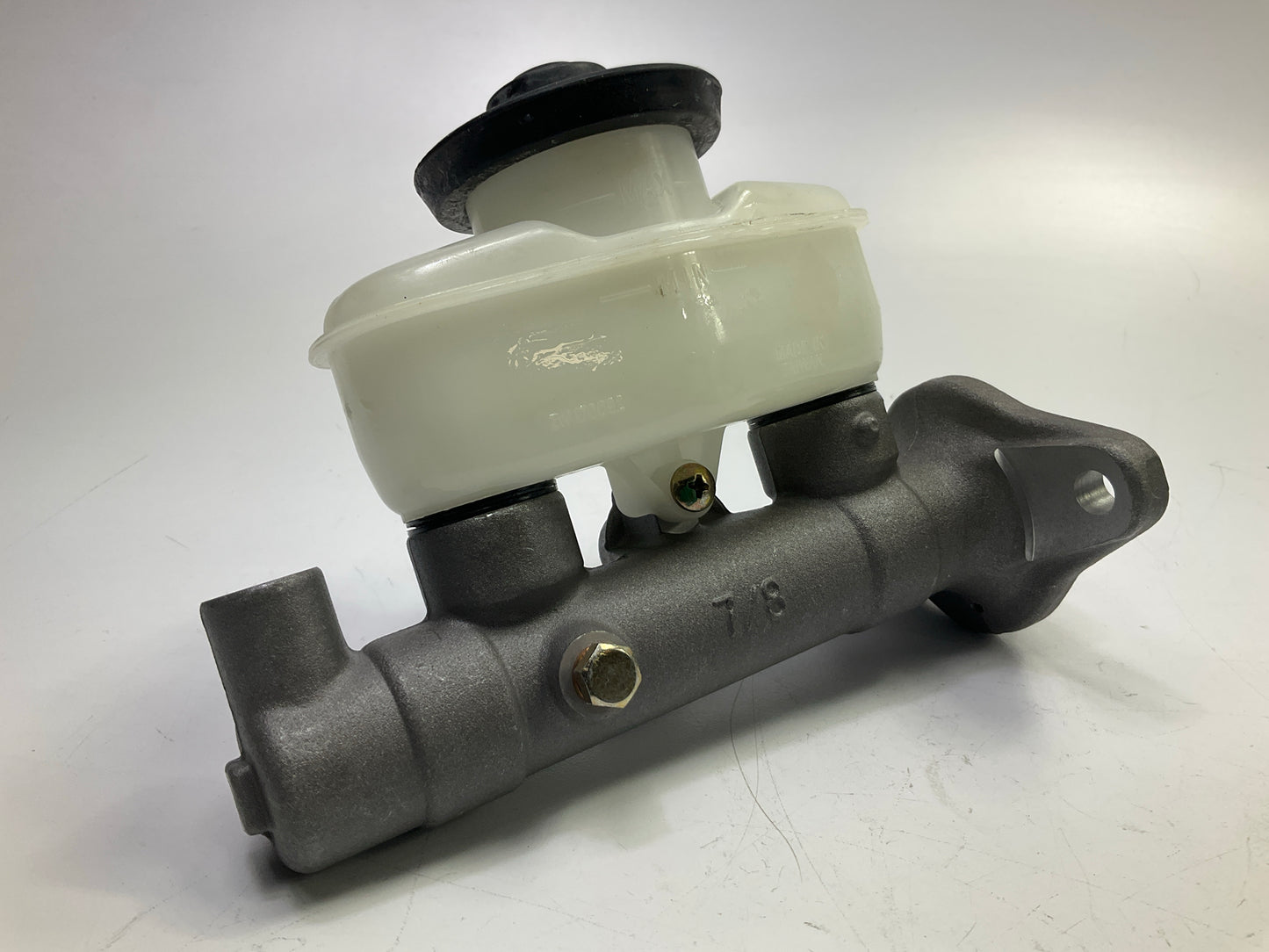 Trustar 22-10034 Brake Master Cylinder For 1981-1985 Mazda RX-7