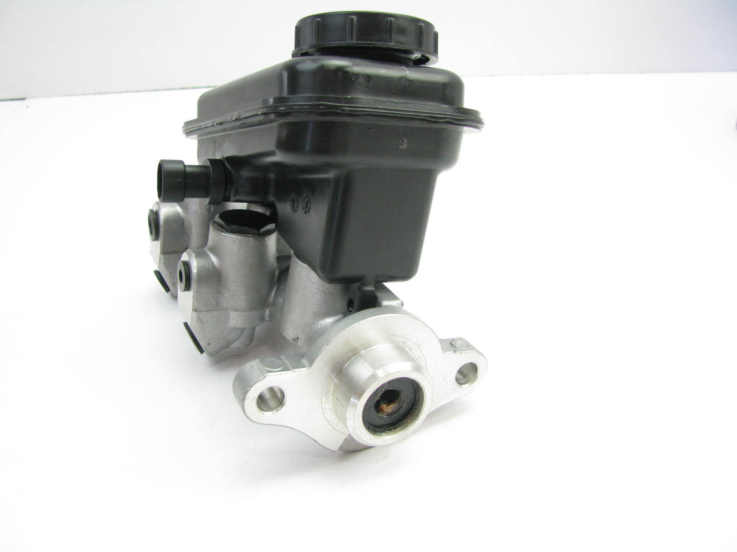 Trustar MC114195 Brake Master Cylinder With Reservoir