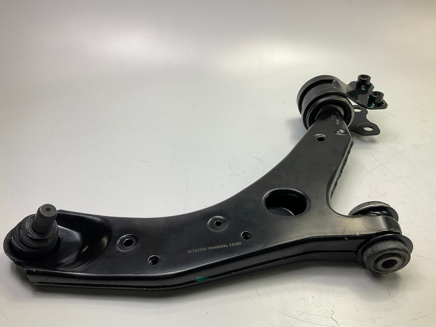 Trustar TK620040 Front Right Lower Suspension Control Arm & Ball Joint