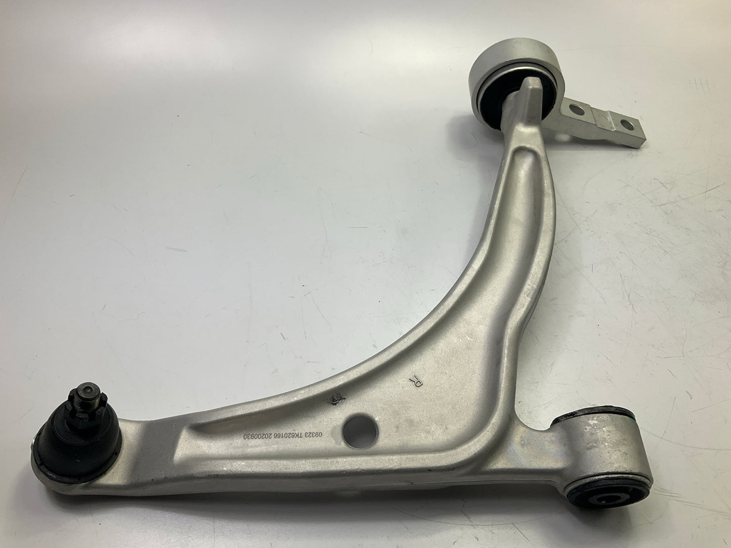Trustar TK620166 Front Right Lower Suspension Control Arm & Ball Joint
