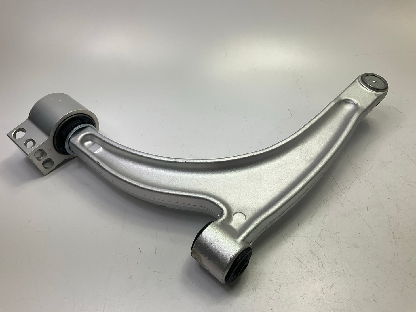 Trustar TK620180 Front Right Lower Suspension Control Arm & Ball Joint