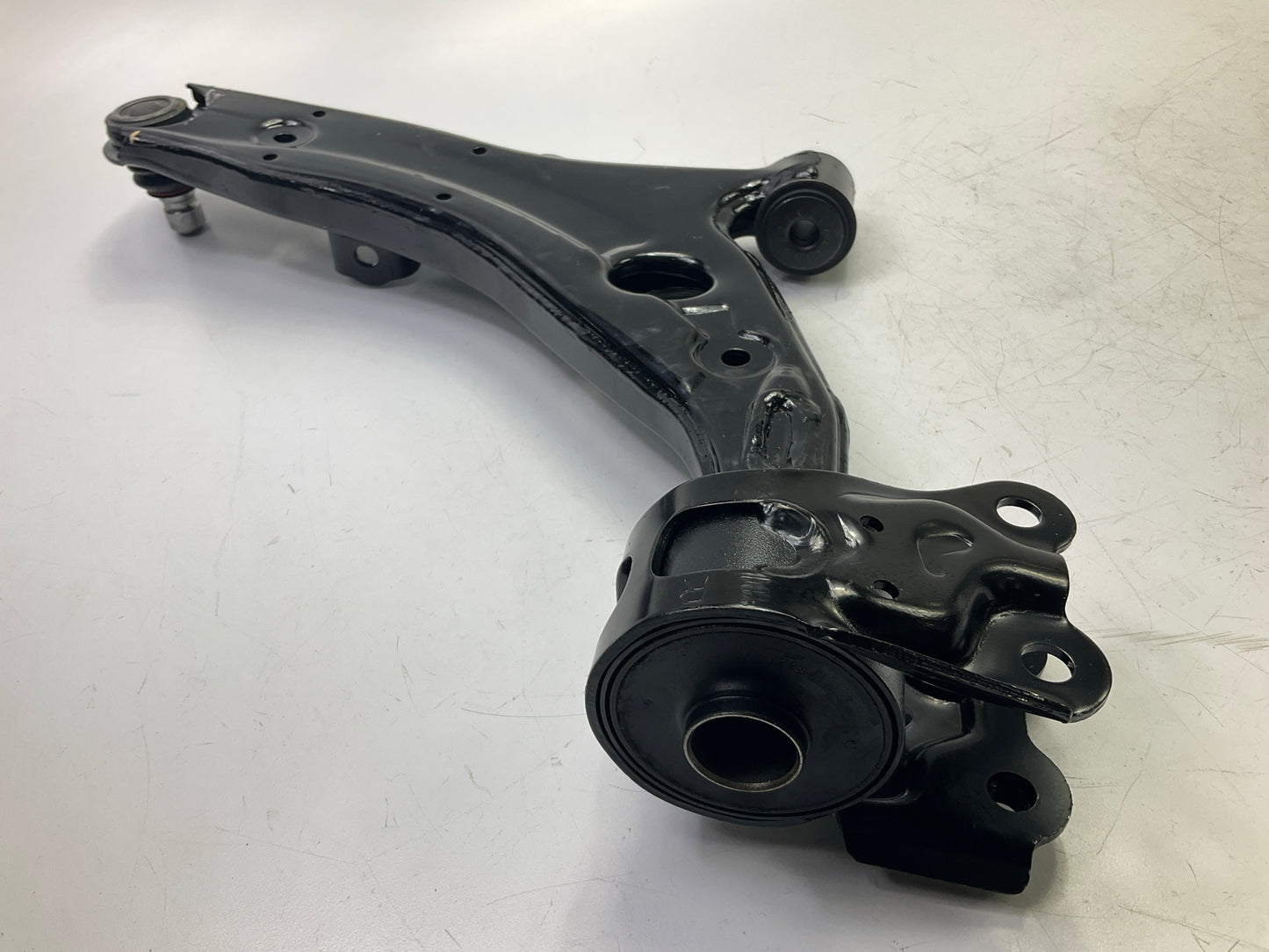 Trustar TK620486 Front Right Lower Suspension Control Arm & Ball Joint