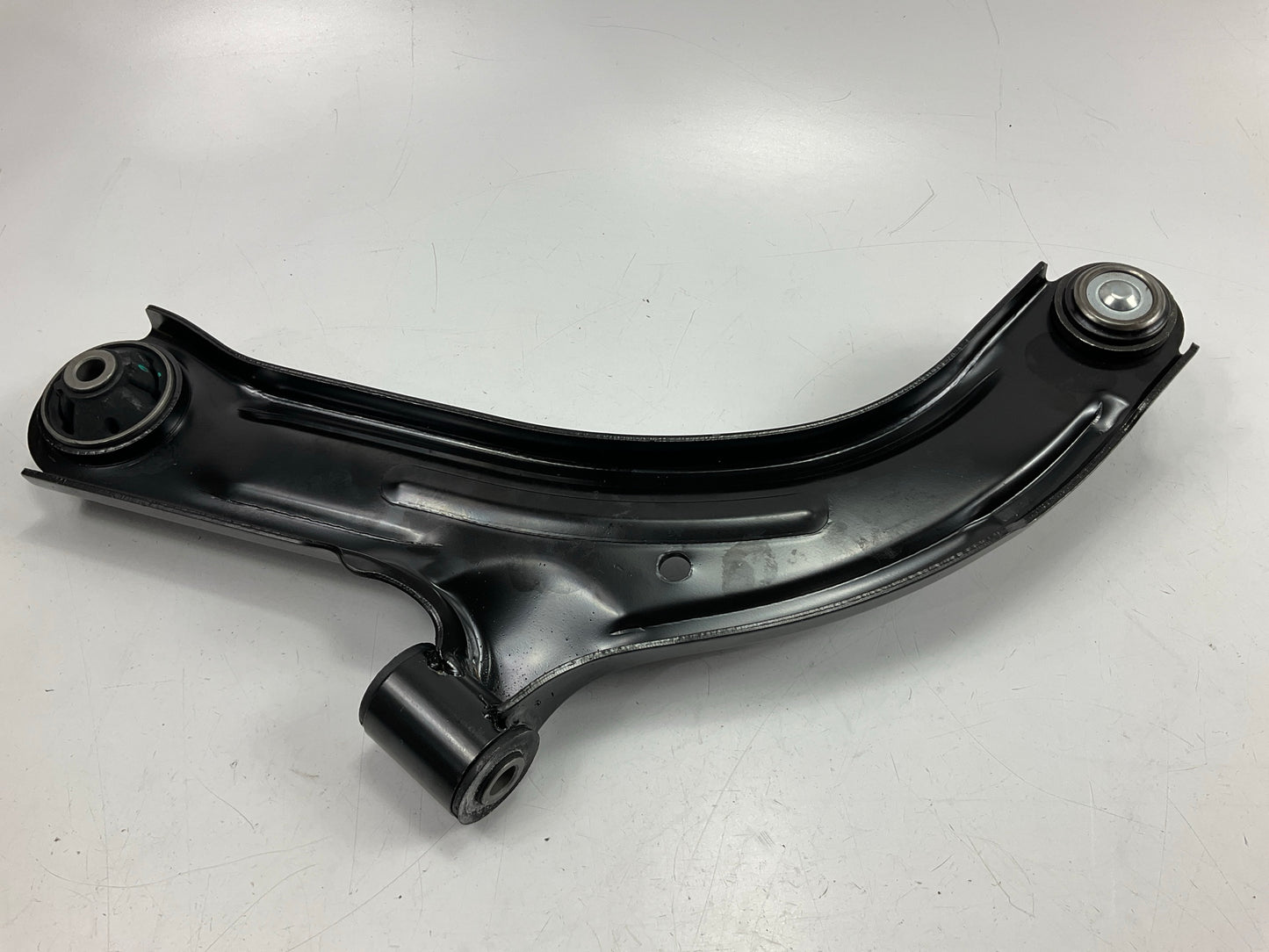 Trustar TK620566 Front Right Lower Suspension Control Arm & Ball Joint