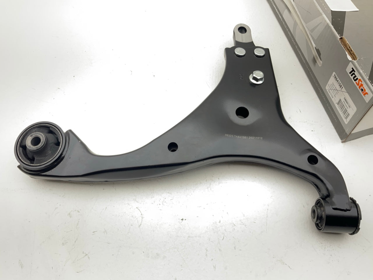 Trustar TK641581 Front Right Lower Control Arm And Ball Joint