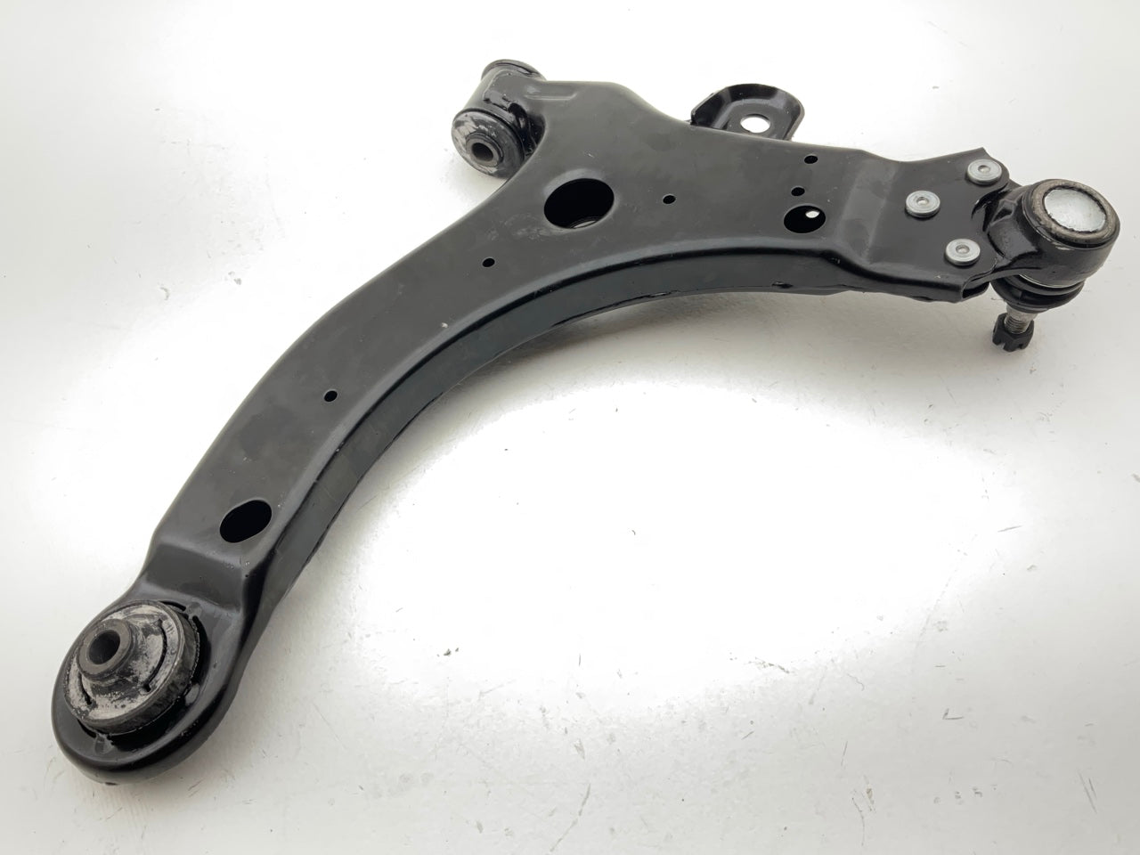 Trustar TK80538 Front Right Lower Control Arm And Ball Joint