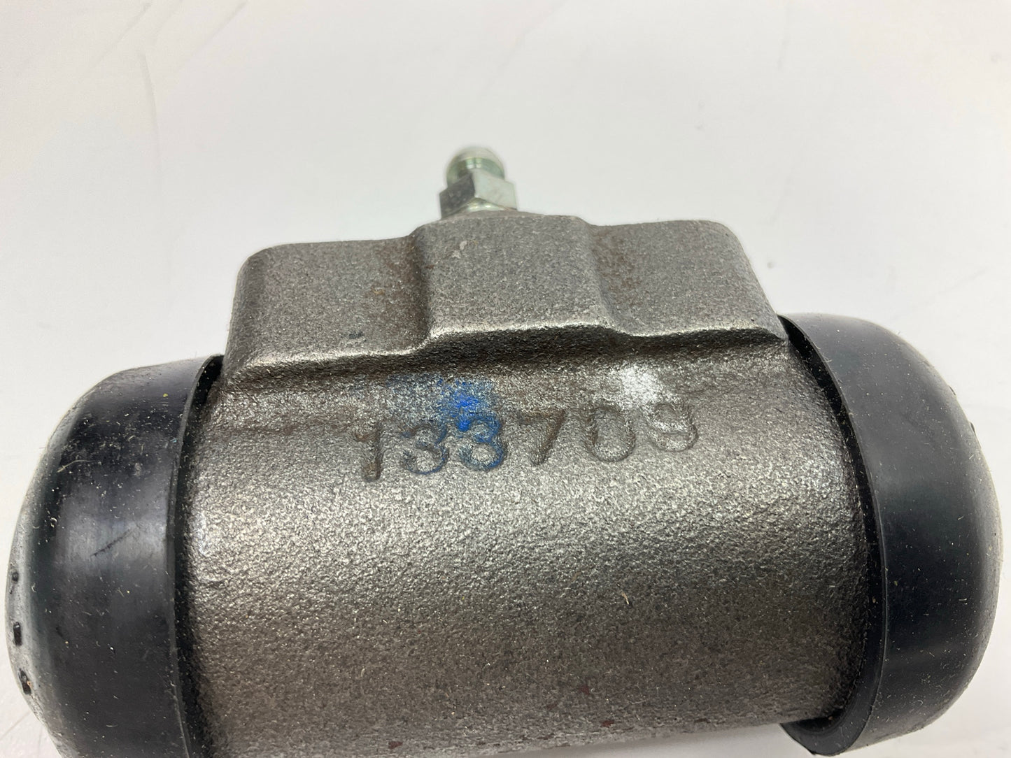 Trustar WC13709 Rear Drum Brake Wheel Cylinder
