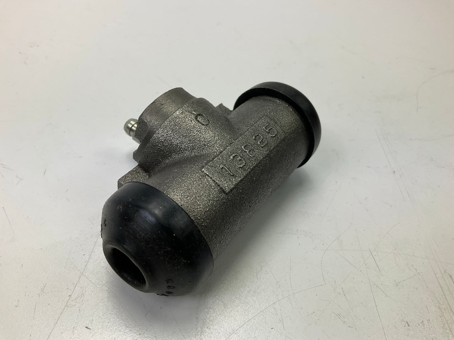 Trustar WC13825 Rear Brake Drum Wheel Cylinder