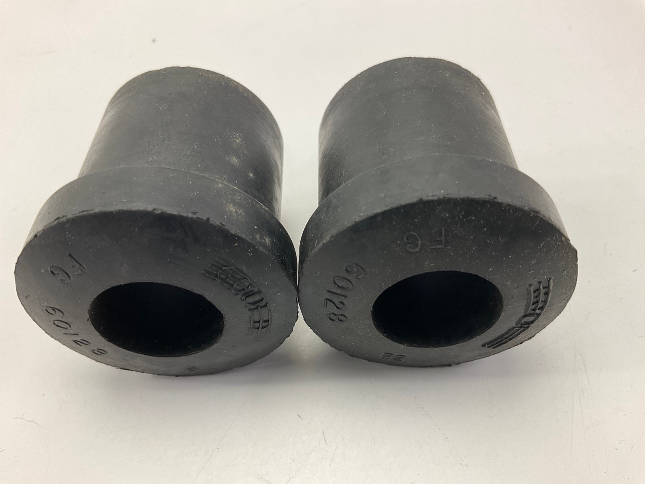 (2) TRW 04-82527 Leaf Spring Bushings, Inner