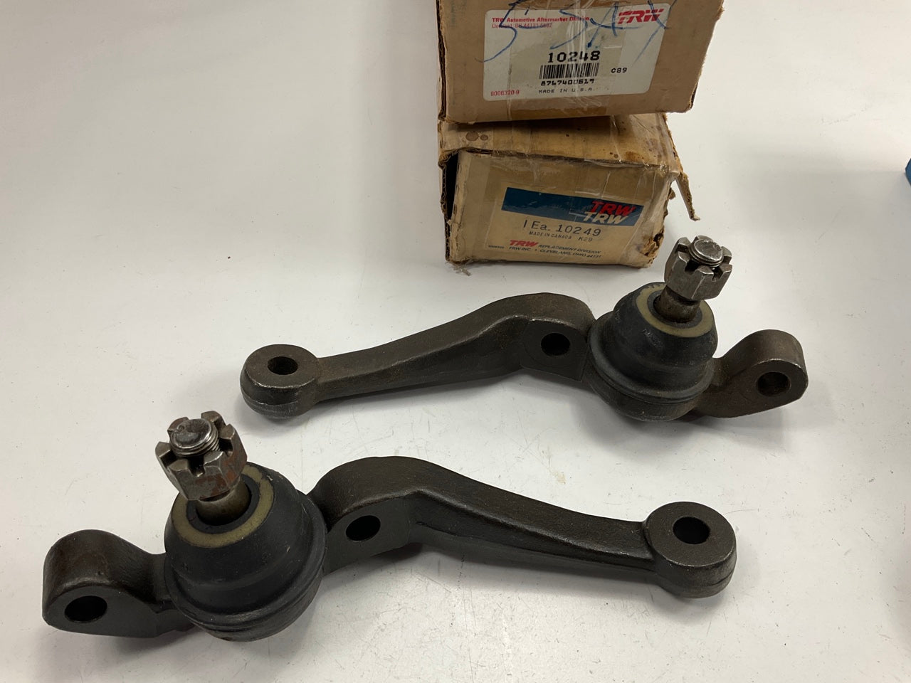 TRW 10248 10249 Left & Right Front Lower Ball Joints (Front Drum Brakes ONLY)