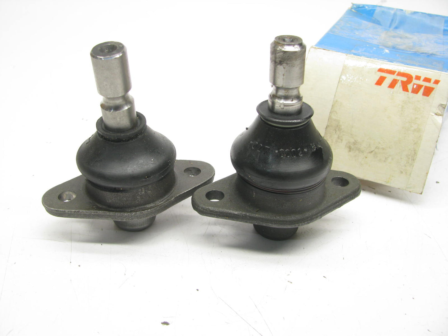 (2) TRW 10315 Front Upper Ball Joint PAIR For 1970-1973 Volvo 1800