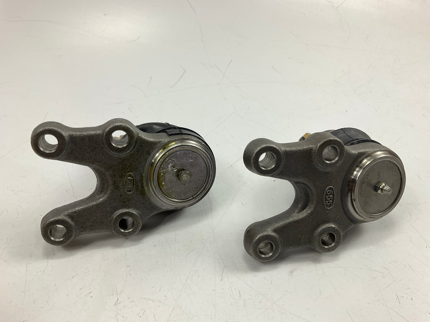 (2) TRW 10425 OE 555 Front Lower Ball Joints For 78-86 Datsun 620 720 RWD Pickup