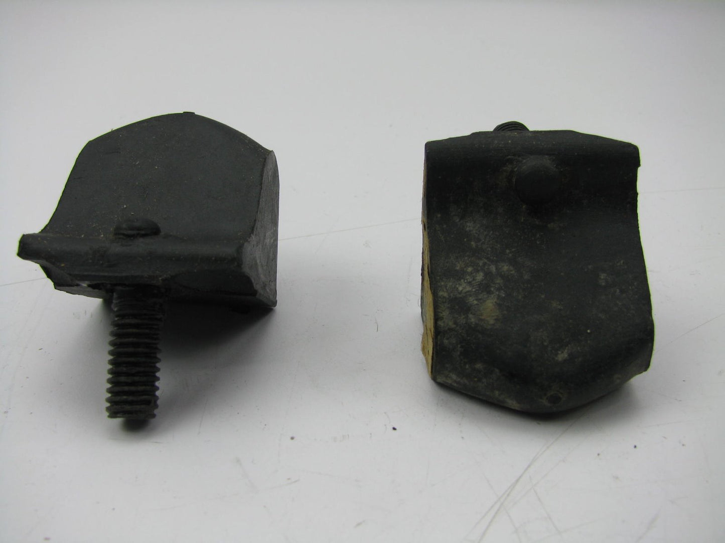 (2) TRW 14206 Front Upper Suspension Control Arm Bumpers