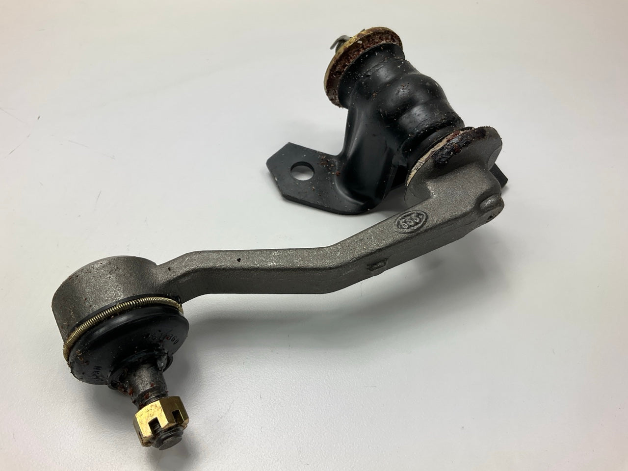 DAMAGED ROTTED BUSHING - TRW 18823 OEM 555 Steering Idler Arm - 1977-1985 GLC