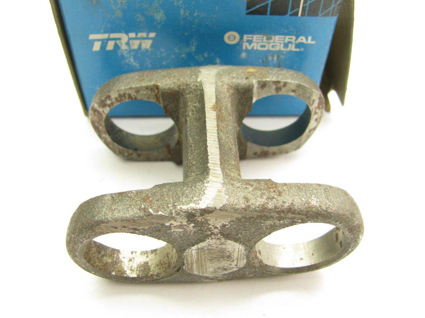 TRW 21144 1000 Series Double Pivot Yoke 1-11/16'' Long 7 Degree Static Angle