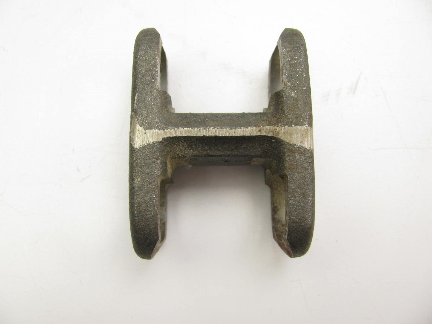 TRW 21144 1000 Series Double Pivot Yoke 1-11/16'' Long 7 Degree Static Angle