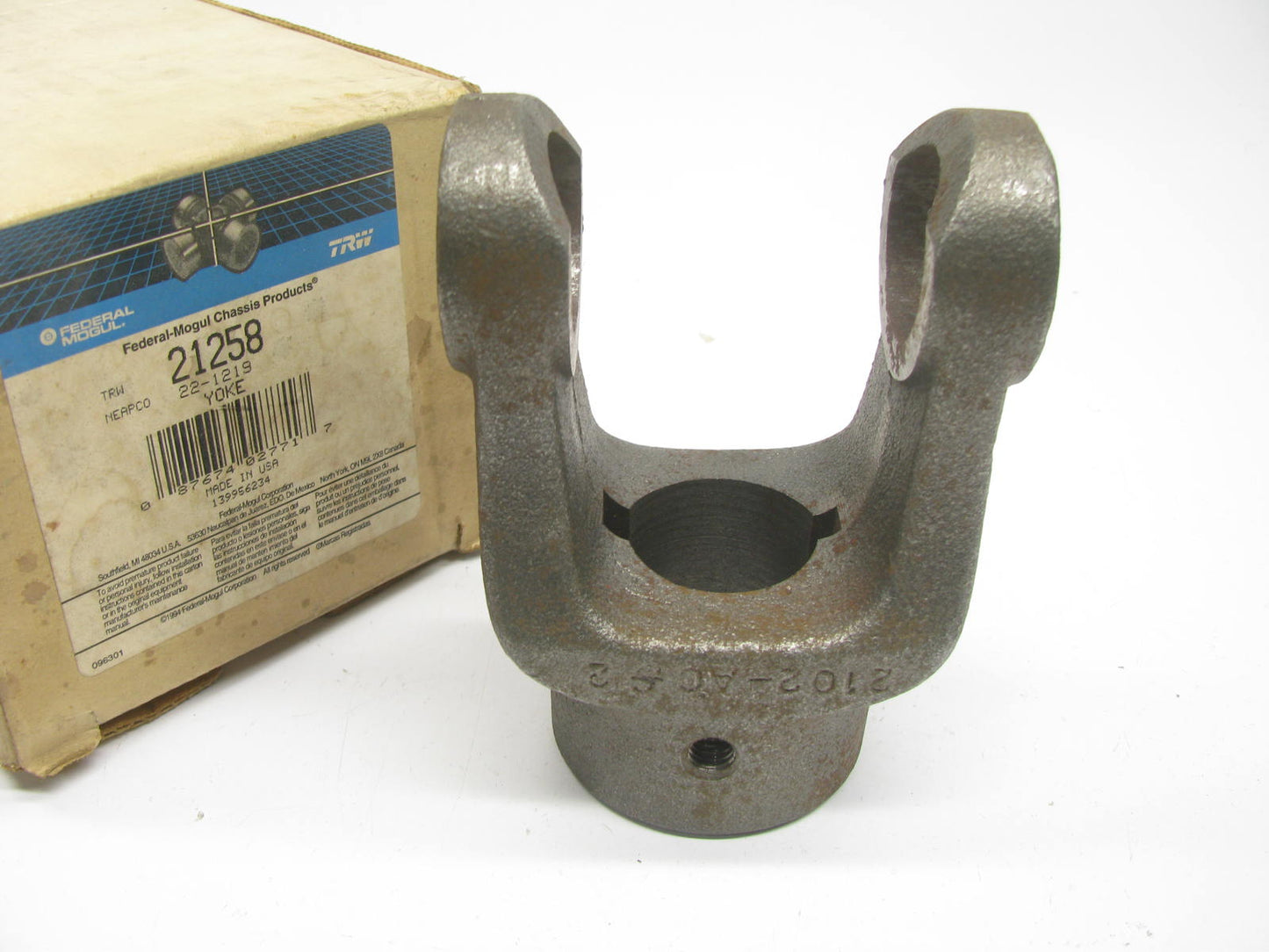 TRW 21258  1-3/8'' Series 2200 Double Keyway Yoke - Round Bore Replaces  22-1219
