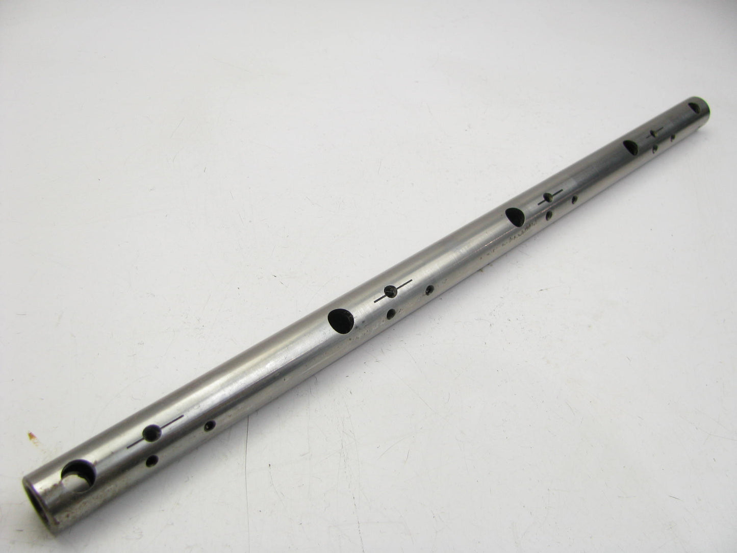 TRW 42050 Engine EXHAUST  Rocker Arm Shaft For Chrysler, Mitsubishi 2.6L