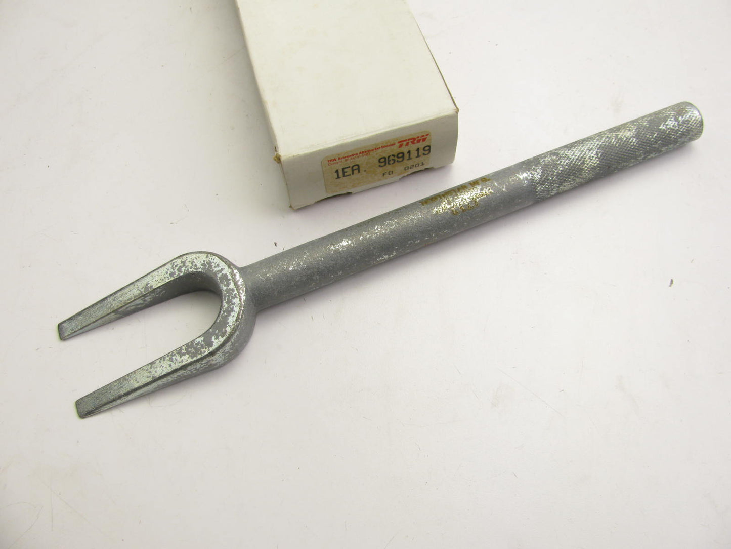 TRW 969119 Tie Rod Ball Joint Separator Tool - 1-1/8'' Opening 11-7/8'' Long USA