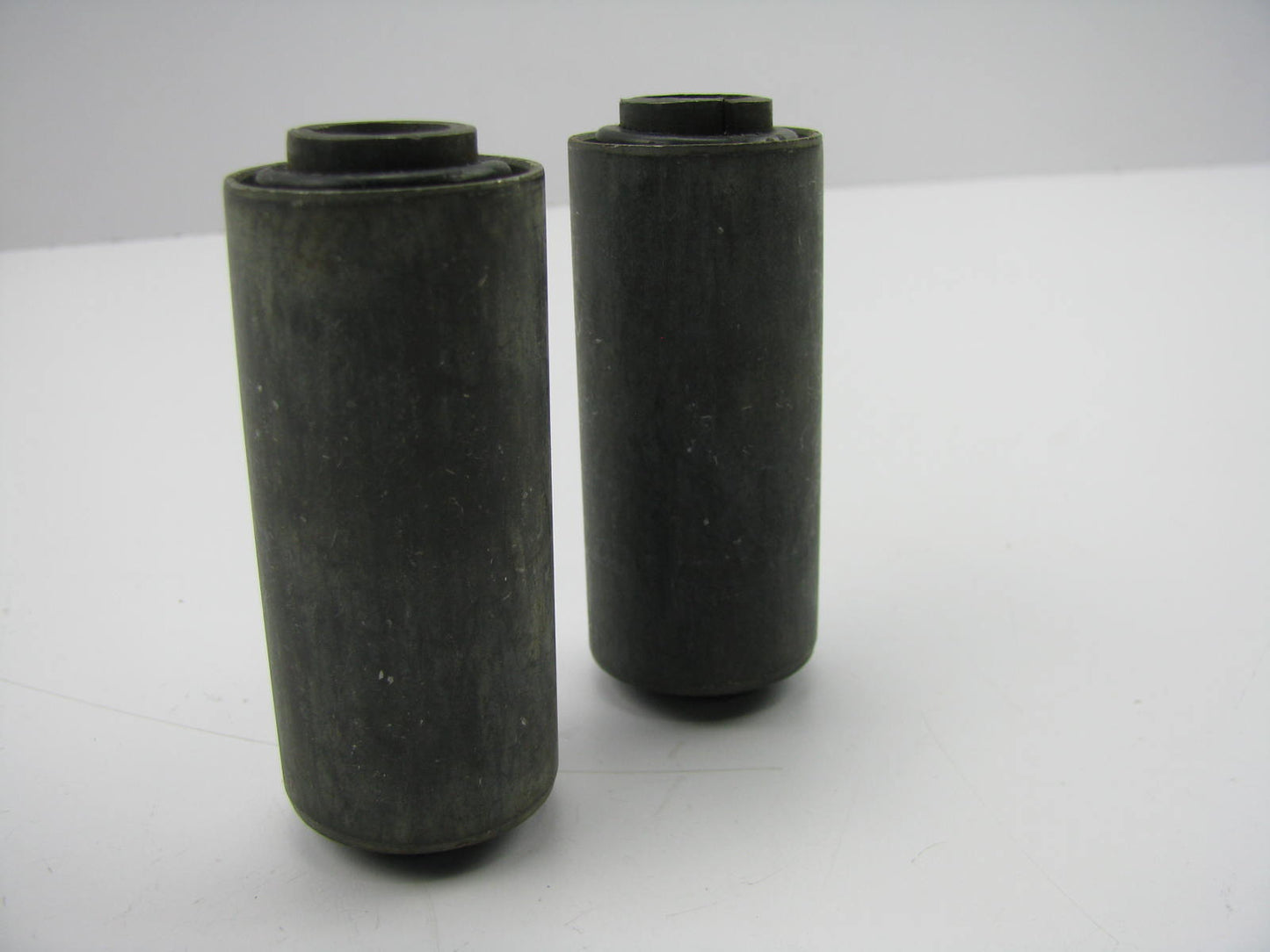 (2) TRW B321 FRONT Leaf Spring Bushings 77-79 Ford F-150 F-250 1979 F-350 FWD