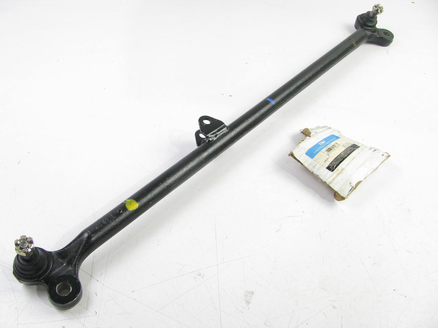 DAMAGED BOOTS - TRW DS1157 Steering Center Link For 1987-90 Nissan Pathfinder