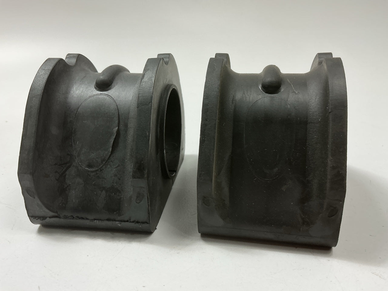 TRW JBU1183 Front Stabilizer Sway Bar Bushing Kit For 1998-02 Lincoln Navigator