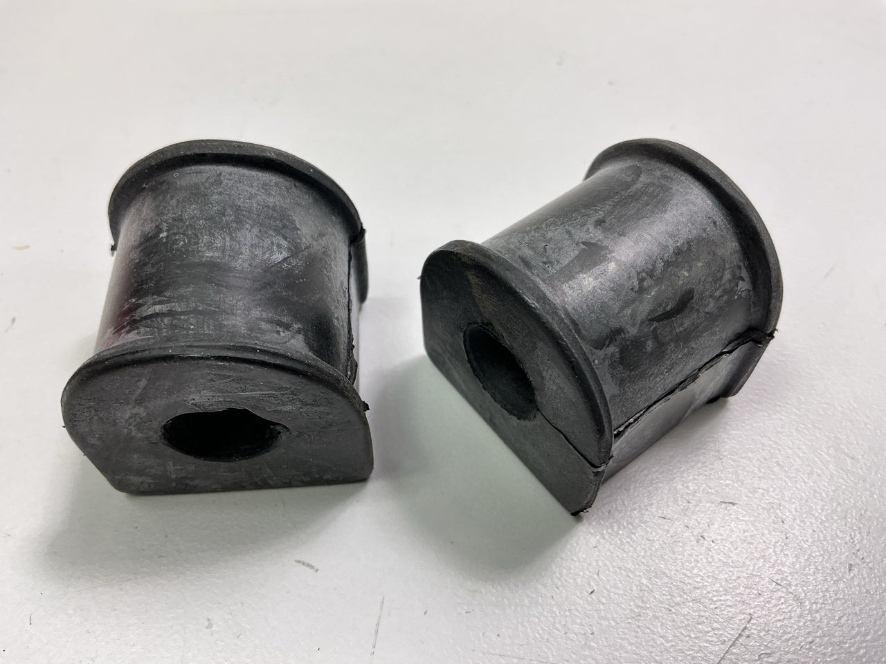 TRW JBU1393 Rear Stabilizer Bar Sway Bar Bushing Kit For 95-06 Hyundai Accent