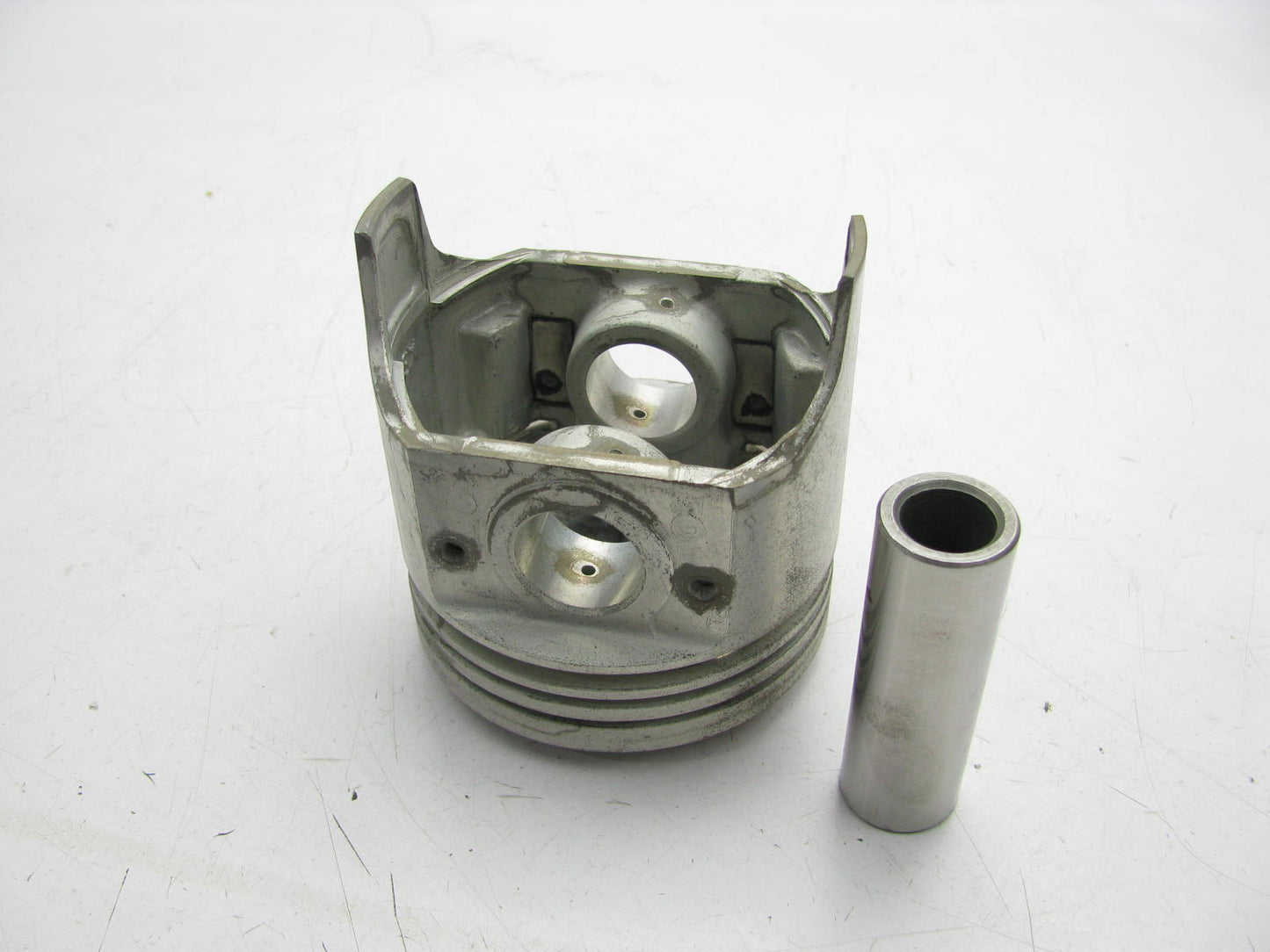 TRW L1301KF Engine Piston W/ Rings 1971-76 Toyota 1600cc 1.6L 4Cyl