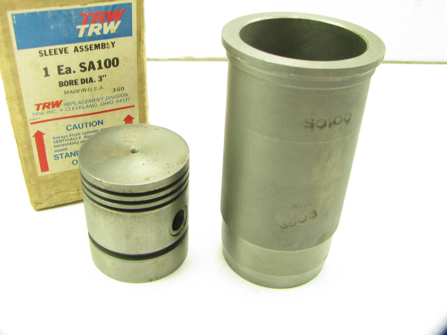 TRW SA100 Engine Cylinder Wet Sleeve & Piston Assembly - International C113