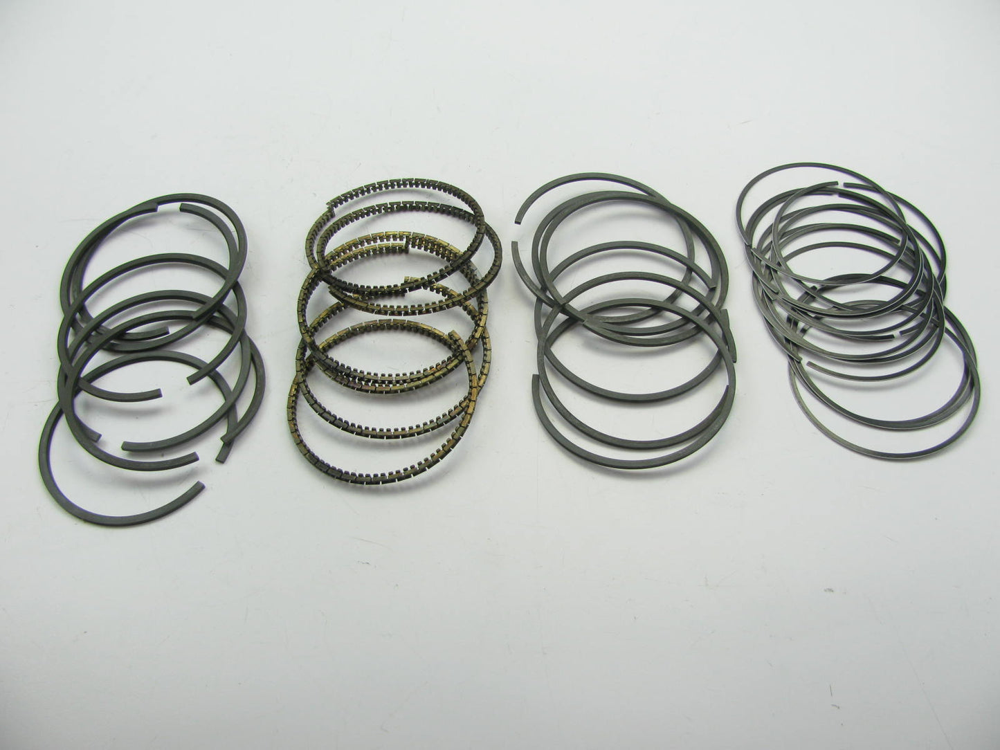 TRW T7601M Piston Rings - Standard For IHC BD220 BG220 BD220 SD240
