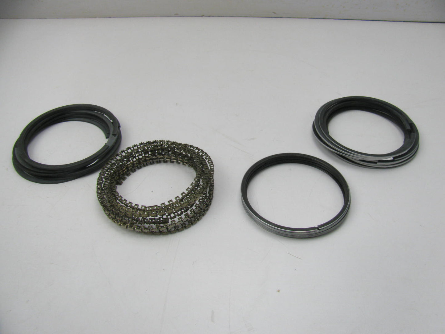 TRW T8192HX STANDARD SIZE Engine Piston Rings Chrome - Buick 307 350 V8