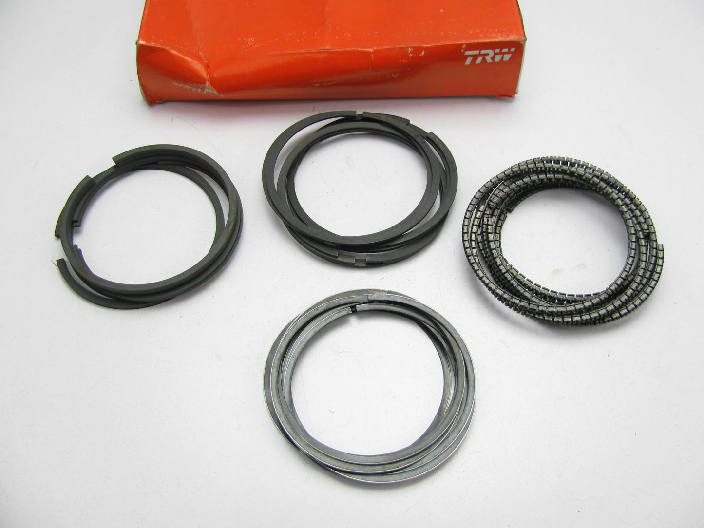TRW T8192X Engine Piston Ring Set - Standard for 1968-1990 GM 5.0L 5.7L
