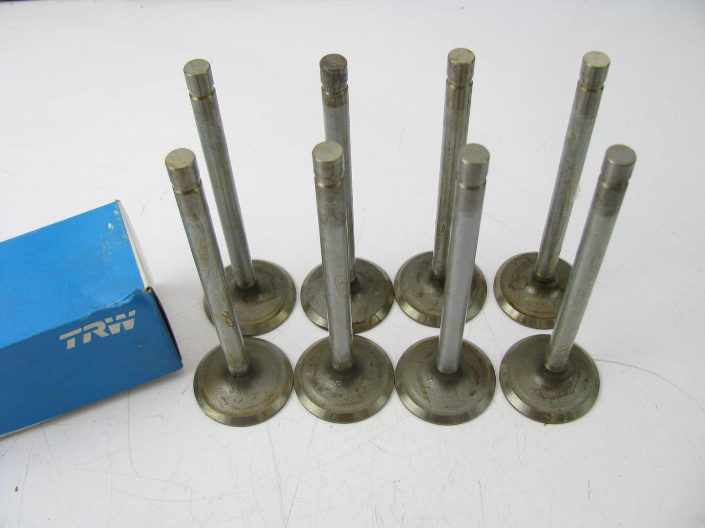 FORD TRUCK 359 361 389 391 SET OF 8 INTAKE VALVES, 0.003'' Oversize TRW V3018XS